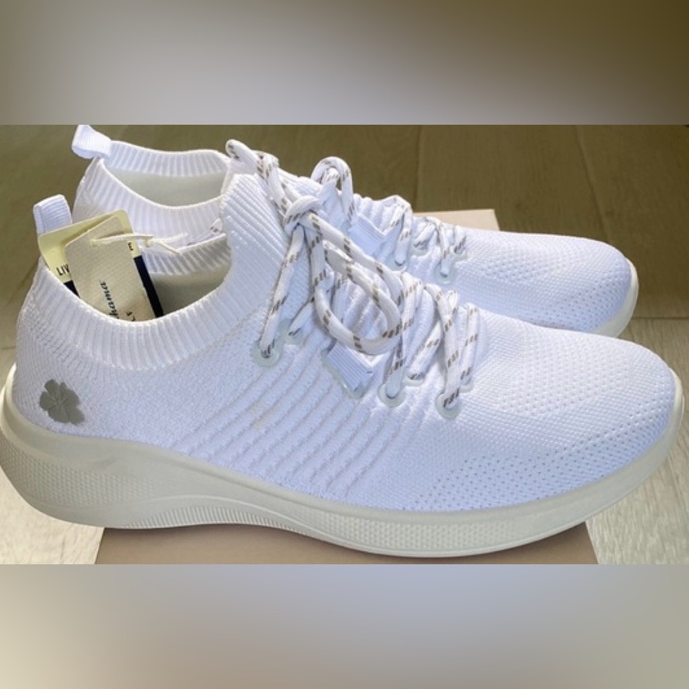 Tommy Bahama Amy spikeless golf sneakers size 7.5